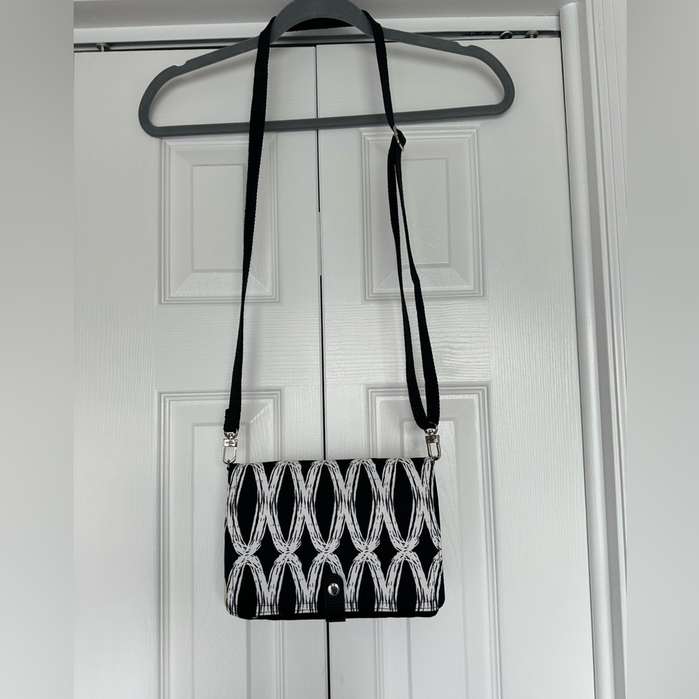 Thirty-One Double Up‎ Crossbody Purse, Black Links Pattern, Black & White. NWOT